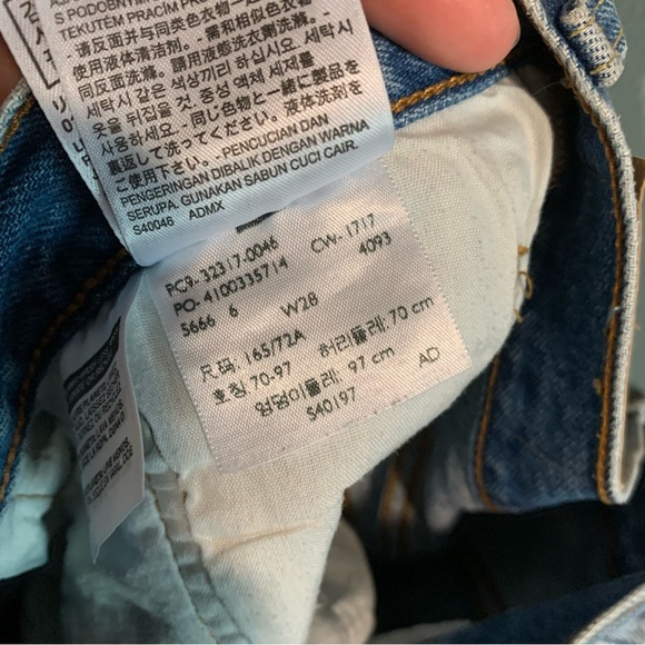 Levi’s 501 Medium Wash Frayed Denim Shorts-28 - Picture 6 of 6